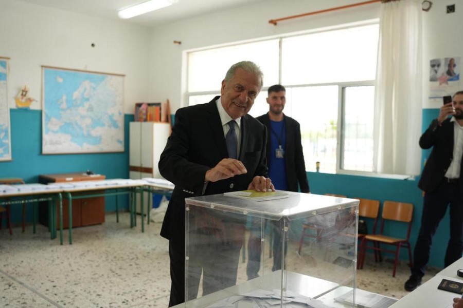 avramopoulos-3.jpg