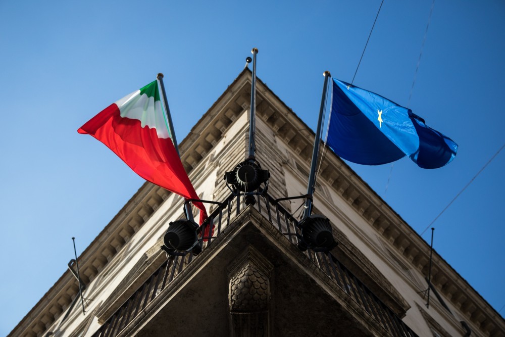 ΔΝΤ: Κίνδυνος το χρέος της Ιταλίας για την ευρωζώνη