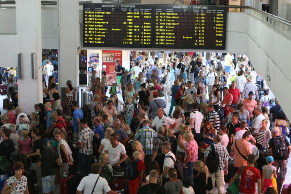 ΥΠΑ: Αύξηση 8,4% στη διακίνηση επιβατών στα ελληνικά αεροδρόμια