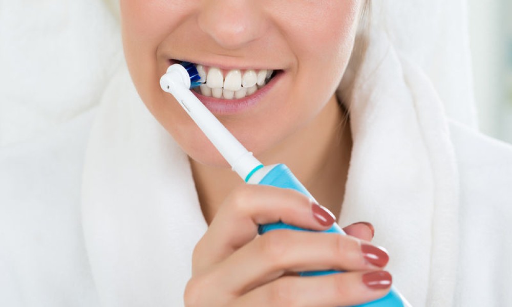 Πιο αποτελεσματική στην περιοδοντίτιδα η ηλεκτρική οδοντόβουρτσα