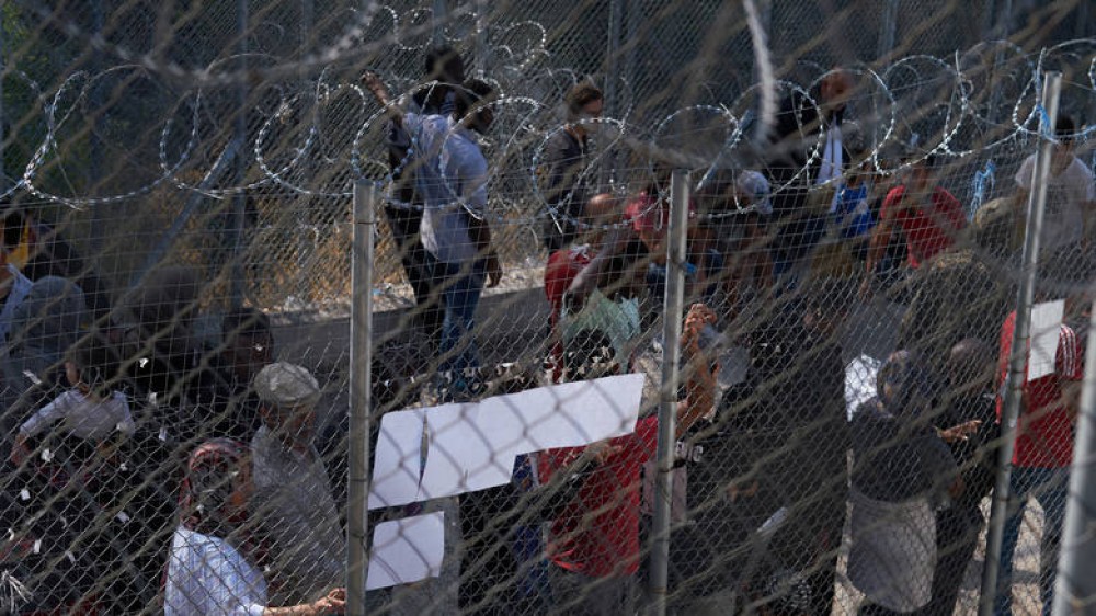 Σάμος: Κόλαση για χιλιάδες πρόσφυγες
