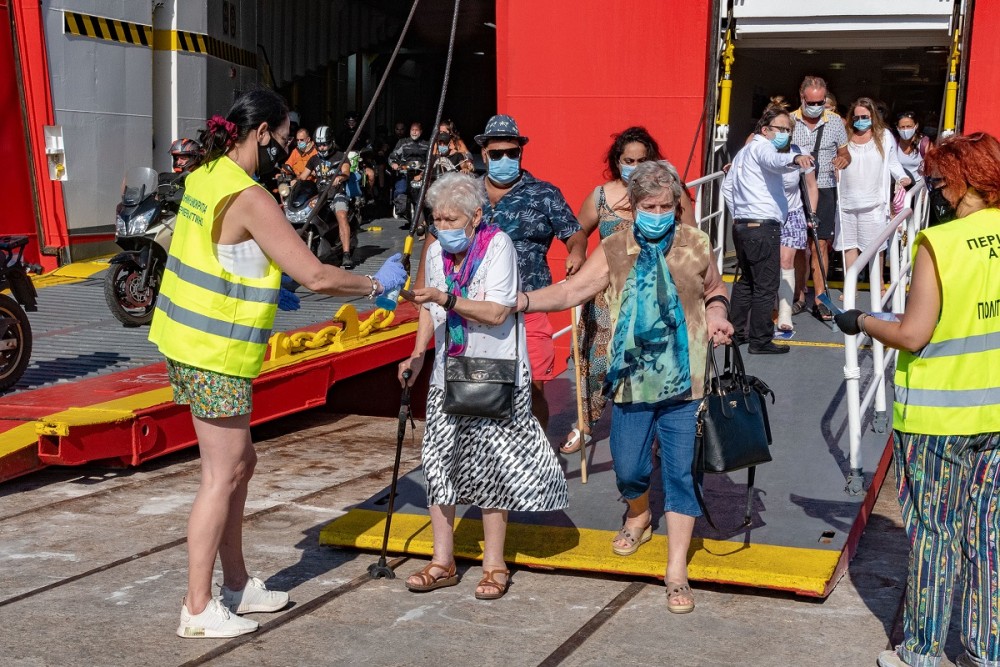 Βρετανία: Καραντίνα σε ταξιδιώτες που φτάνουν από επτά ελληνικά νησιά
