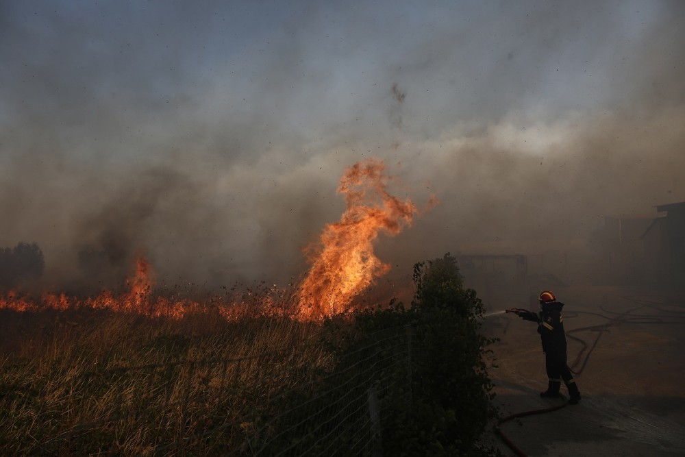 Μεγάλη πυρκαγιά στην Αλεξανδρούπολη &#8211; Ολονύχτια μάχη με τις φλόγες