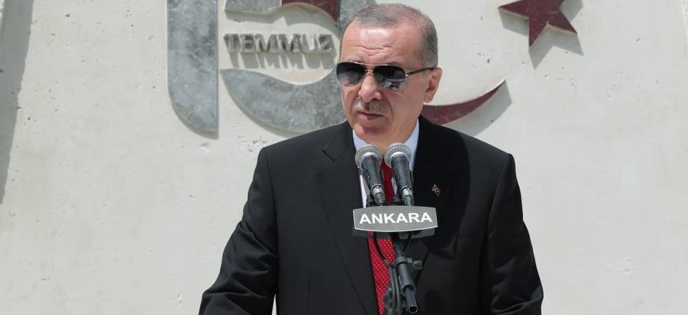 Με μήνυση απαντά ο Ερντογάν σε πρωτοσέλιδο της «Δημοκρατίας»