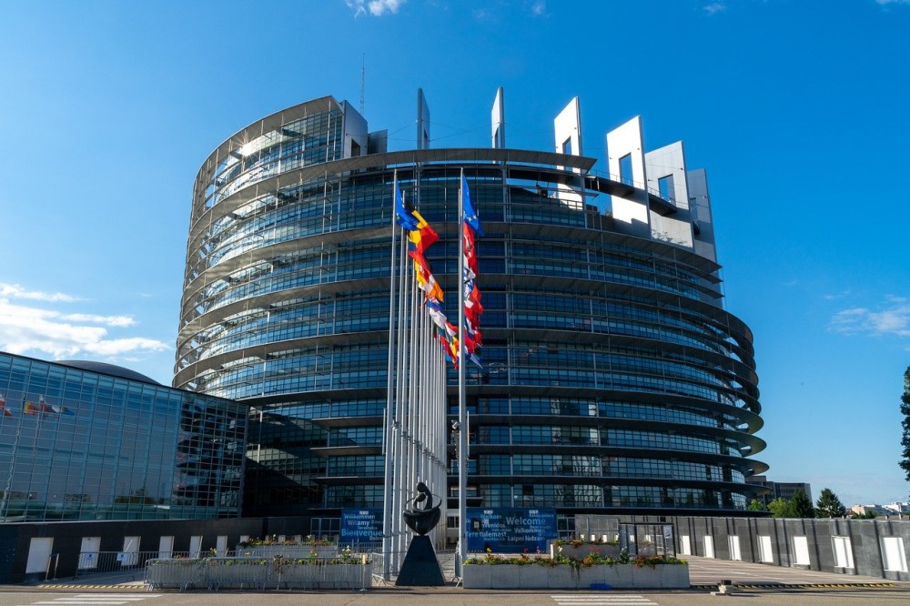 Επιτροπή Τουρισμού: να δράσει η ΕΕ, κινδυνεύουν 22 εκ. δουλειές