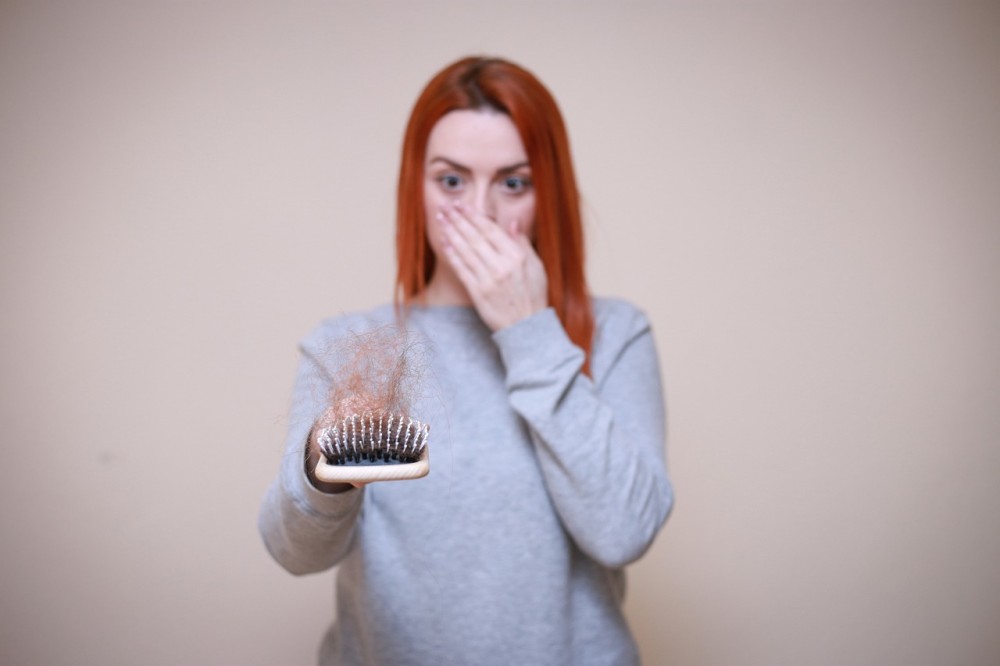 Χάνετε περισσότερα μαλλιά εν μέσω πανδημίας; Δεν είστε οι μόνοι