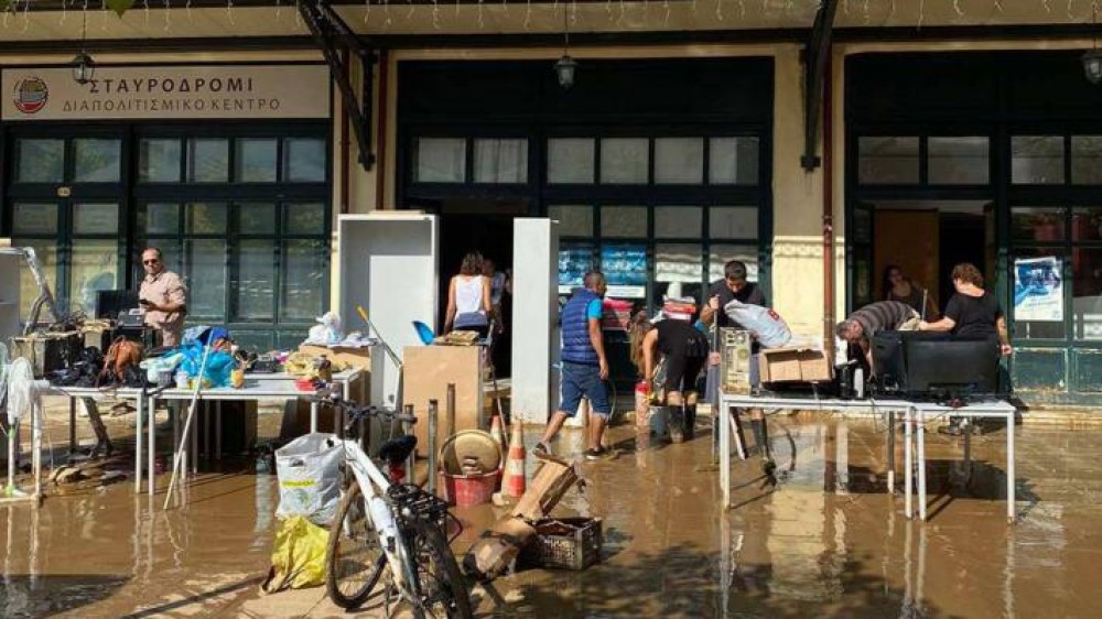 Καρδίτσα: Πρόσφυγες στο πλευρό των πλημμυροπαθών