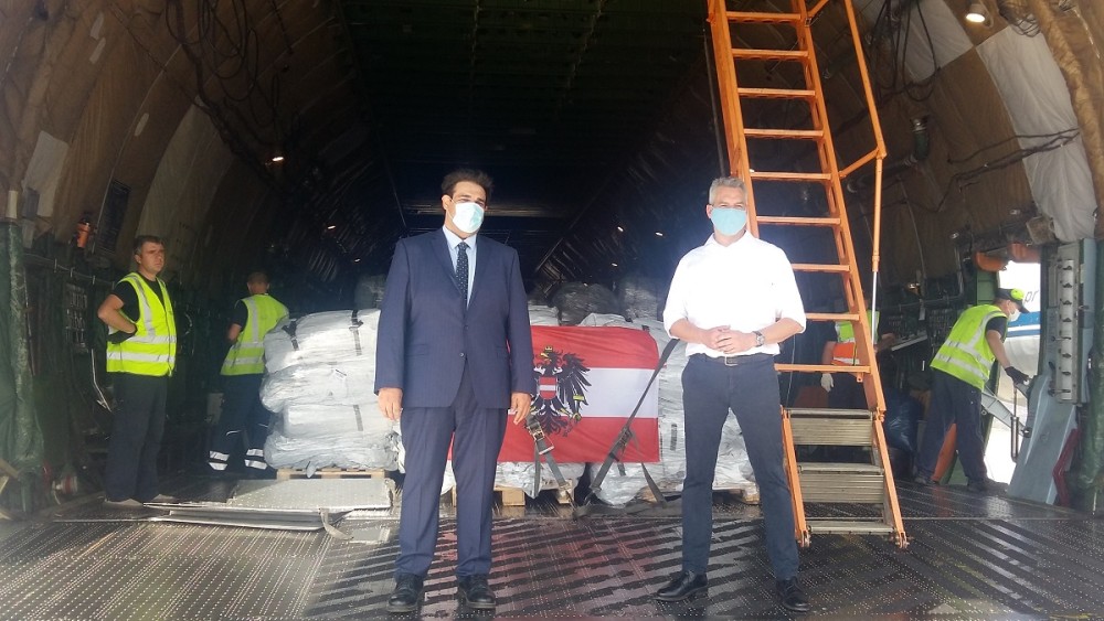 Ανθρωπιστική βοήθεια 55 τόνων παρέλαβε από την Αυστρία ο Θοδωρής Λιβάνιος