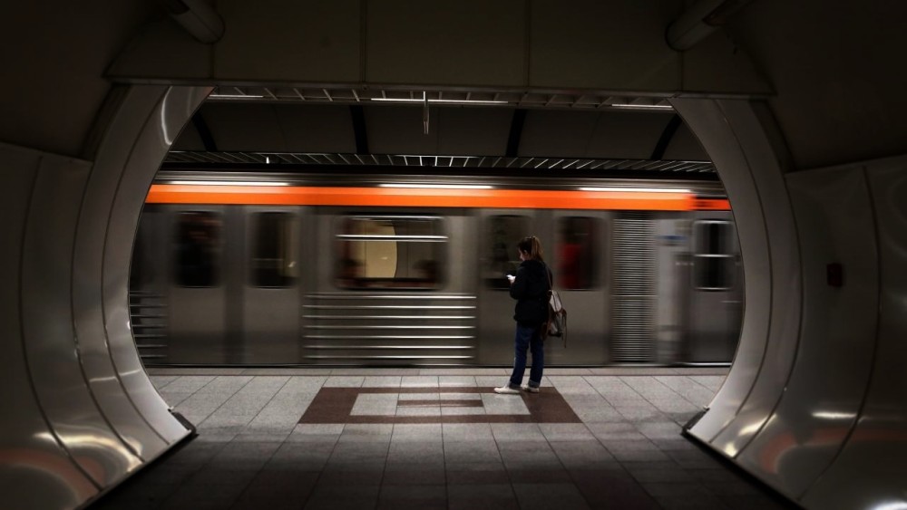 ΣΤΑΣΥ: Ελλείψεις συρμών στο Μετρό από οργανωμένο σχέδιο βανδαλισμών