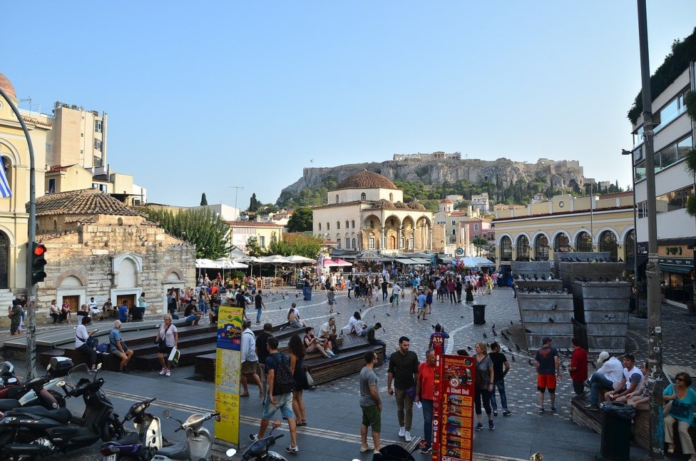 Kορωνοϊός: Καμπανάκι για τις πυκνοκατοικημένες περιοχές της Αθήνας