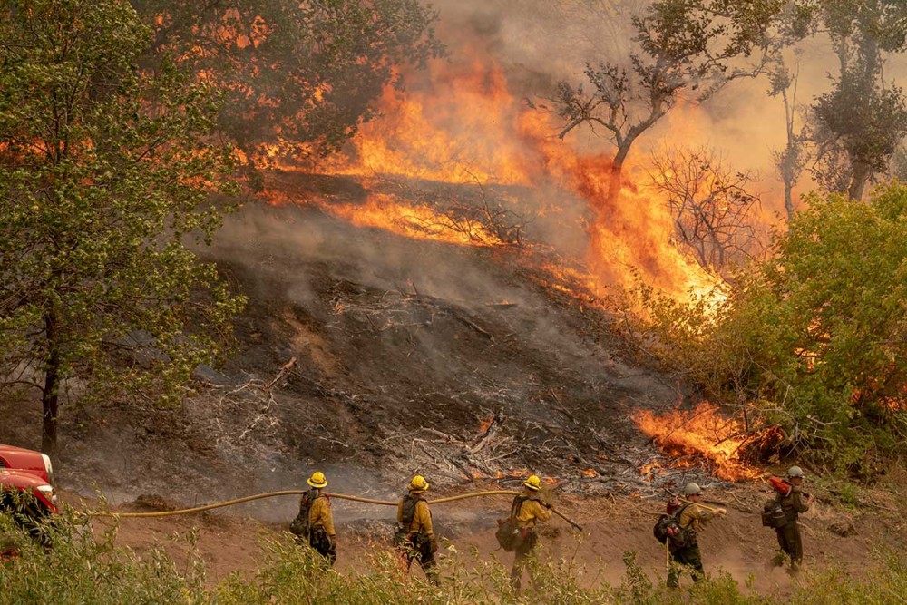 Ιταλία: Δύο νεκροί από τις δασικές πυρκαγιές στη βόρεια Σικελία