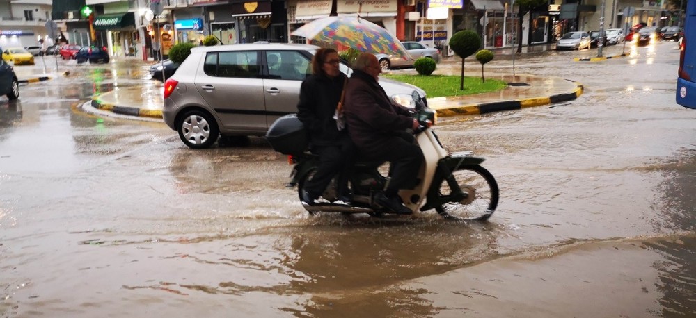Ήπειρος: Πλημμύρες και ζημιές στο οδικό δίκτυο από τη χθεσινοβραδινή καταιγίδα