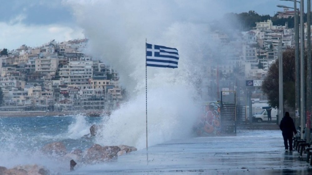 &#8220;Ιανός&#8221;: &#8220;Μάτι&#8221; 50 χιλιομέτρων και άνεμοι 90 χλμ&#x2F;ώρα-Προβλήματα στη Δυτική Ελλάδα