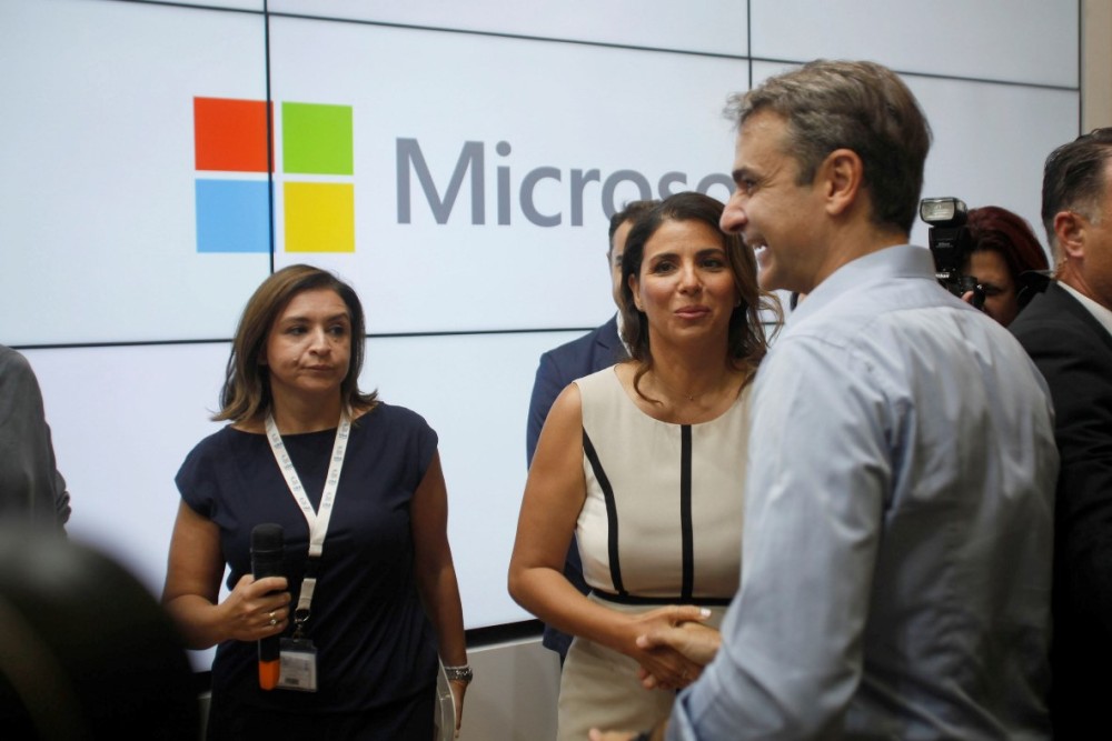 Ο Μητσοτάκης έφερε την Microsoft στην Ελλάδα: Μεγάλη επένδυση ύψους 1 δισ. ευρώ