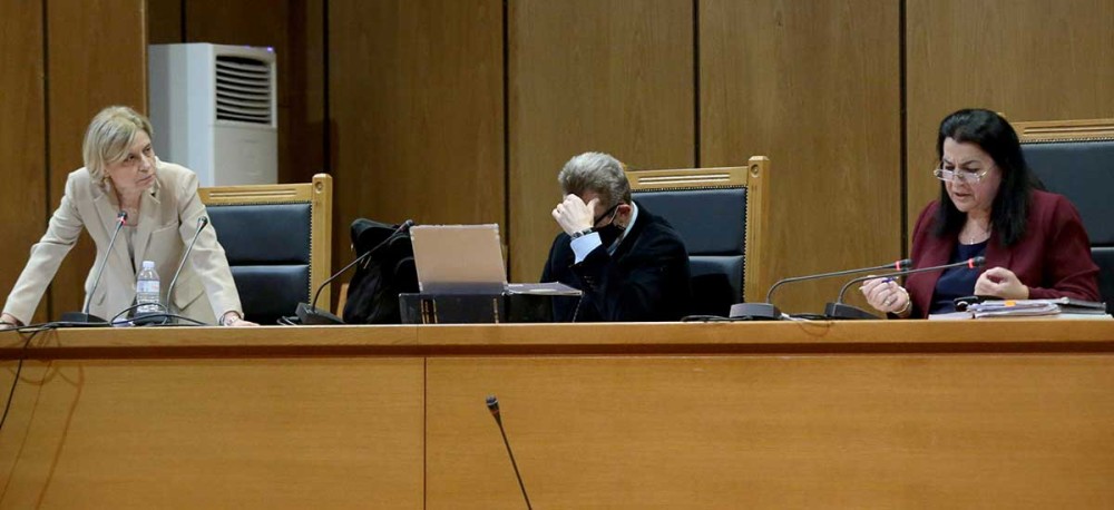 Δίκη Χρυσής Αυγής: Ξεμπρόστιασε την εισαγγελέα η πρόεδρος