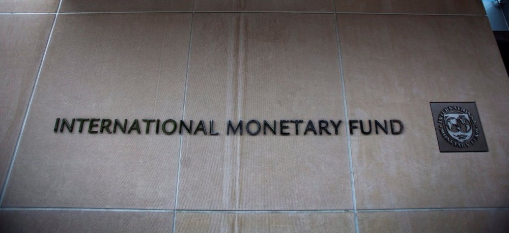 Το ΔΝΤ αναθεωρεί θετικά τη πρόβλεψή του για την ύφεση στην Ελλάδα