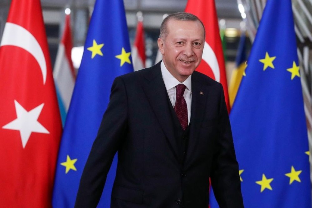 Γιατί ο Ερντογάν τραβάει το σχοινί με Αθήνα και ΕΕ