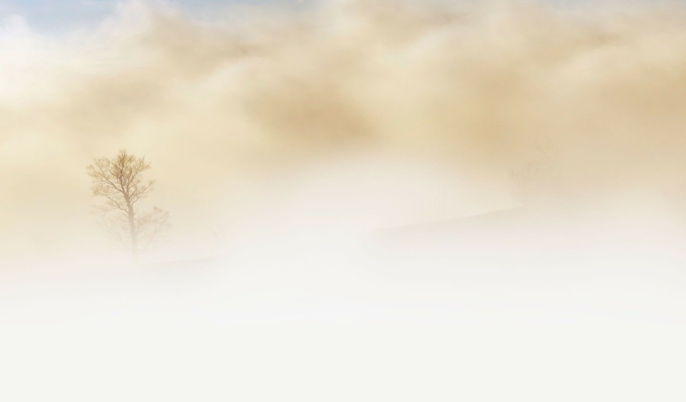 Πέπλο πάνω από την Αθήνα – Τι είναι η ομίχλη οριζόντιας μεταφοράς