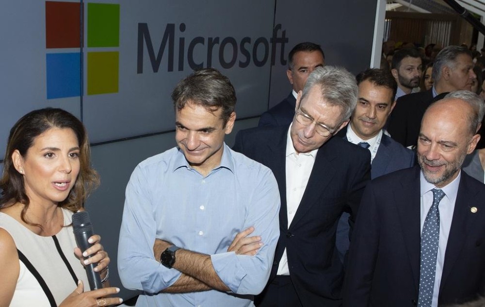 Επένδυση 1 δισ. ευρώ από τη Microsoft- Ομιλία Μητσοτάκη στο Μουσείο της Ακρόπολης