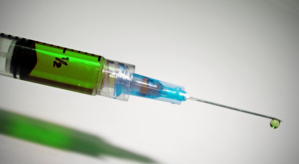 Το αντιγριπικό εμβόλιο μπορεί να βοηθήσει την άμυνα του οργανισμού κατά του κορωνοϊού