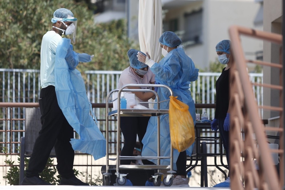Κορωνοϊός: Εντοπίστηκαν κρούσματα σε γηροκομείο του Πειραιά