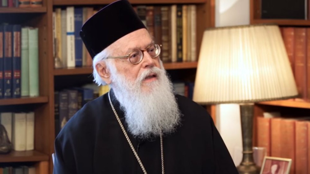 Θετικός στον κορωνοϊό ο Αρχιεπίσκοπος Αλβανίας &#8211; Μεταφέρεται στην Αθήνα