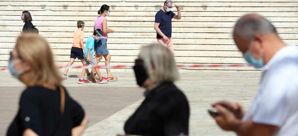 Κορωνοϊός: Προβλέψεις για έκρηξη κρουσμάτων σε Αθήνα και Θεσσαλονίκη-Τι δείχνουν τα αστικά λύματα