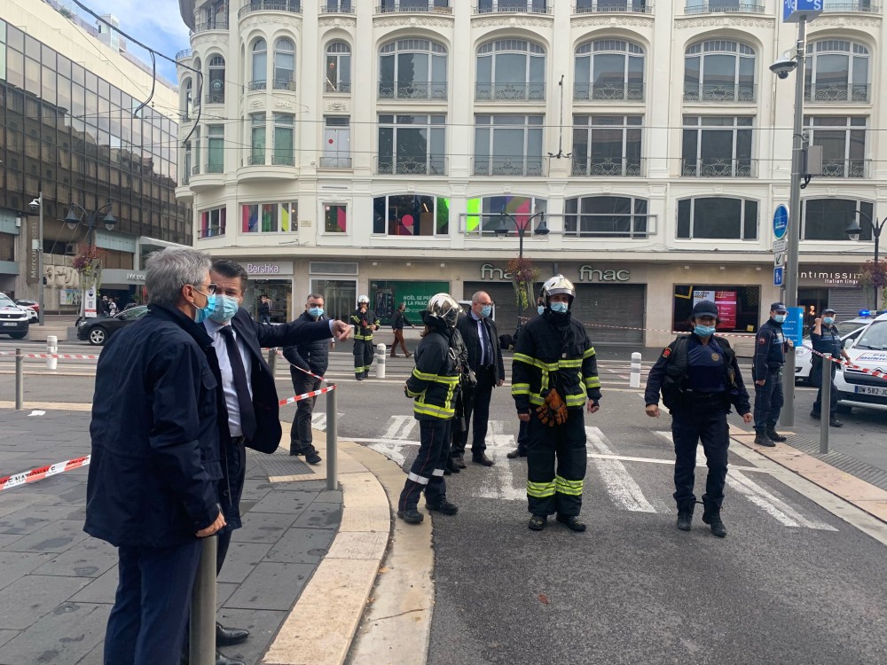 Γαλλία: Τρεις νεκροί από επίθεση με μαχαίρι στη Νίκαια-Μία γυναίκα αποκεφαλίστηκε