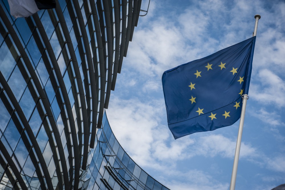 Η ΕΕ να δίνει κονδύλια με γνώμονα το σεβασμό του κράτους δικαίου