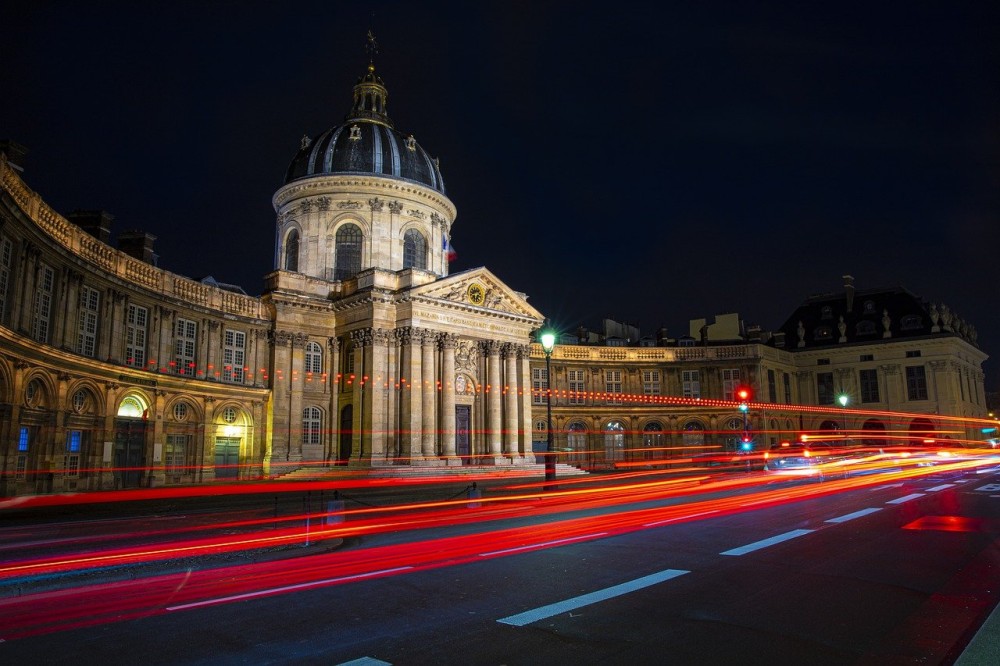 Νυχτερινή απαγόρευση της κυκλοφορίας στο Παρίσι