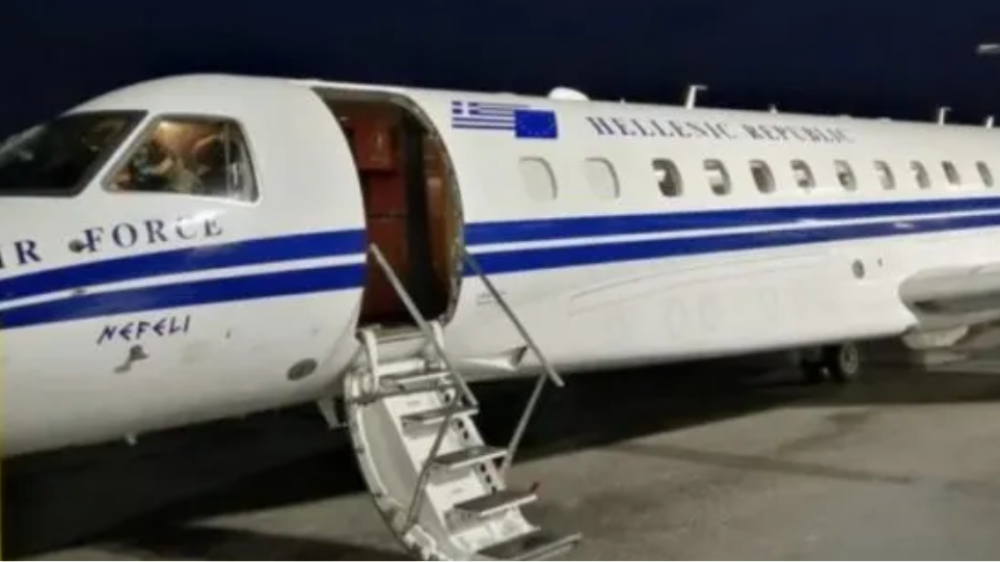 Στη Μύκονο το πρωθυπουργικό αεροσκάφος για να παραλάβει ετοιμόγεννη