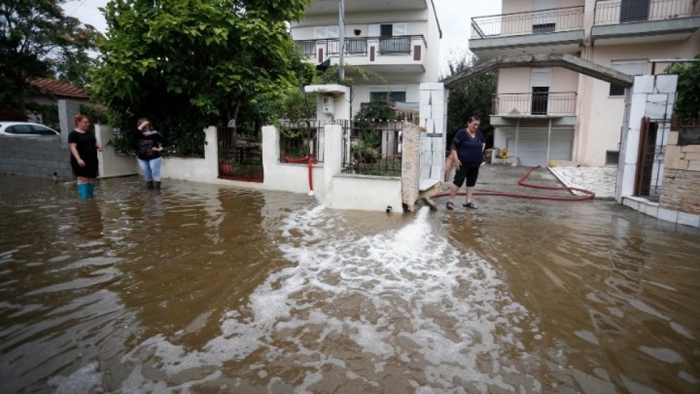 Χωρισμένη στα δύο η χώρα: Πλημμύρες στη δυτική Ελλάδα, ανομβρία στην υπόλοιπη
