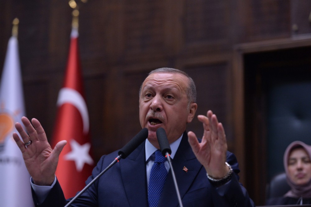 Αμετανόητος ο «σουλτάνος» Ερντογάν: Δεν γονατίζουμε σε απειλές