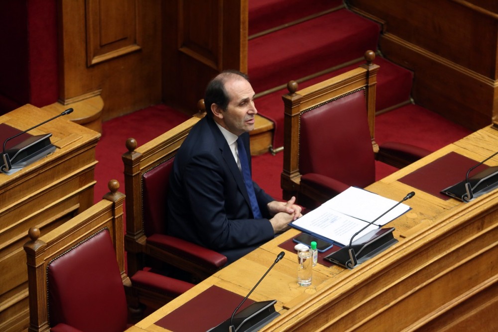 Βεσυρόπουλος: Θα συνεχίσουμε να λαμβάνουμε όσα μέτρα στήριξης χρειασθούν