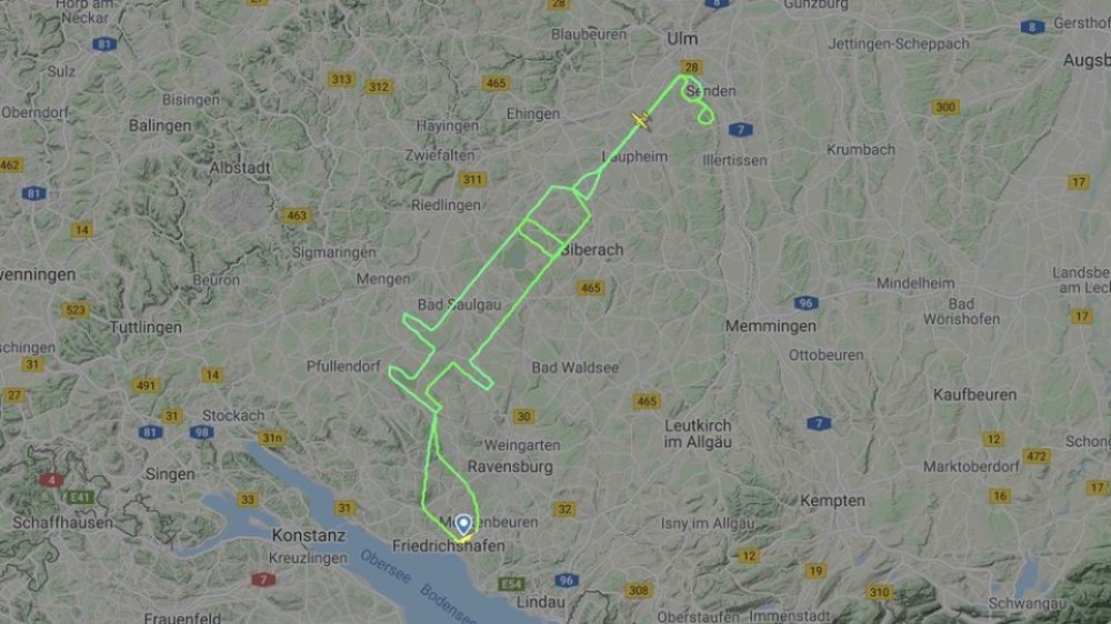 Βαυαρία: Πιλότος ζωγράφισε στον ουρανό μια σύριγγα