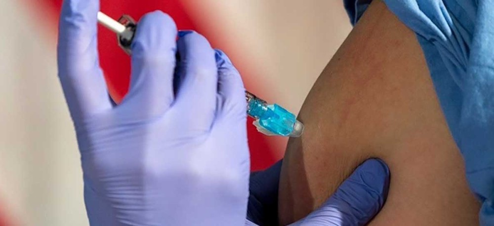 Κορωνοϊός: &#8220;Κούρσα ενάντια στον χρόνο&#8221; ο εμβολιασμός των Αμερικανών