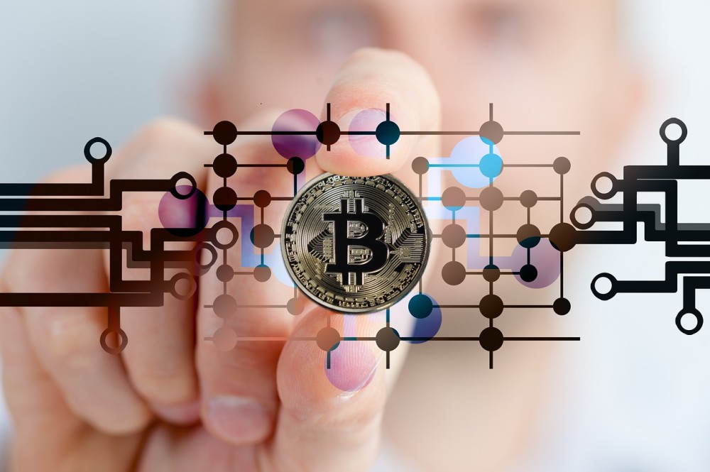 Bitcoin: Επένδυση ή απάτη; Όσα θες να μάθεις για το κρυπτονόμισμα των χιλιάδων δολαρίων