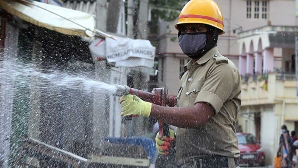 Iνδία: Φωτιά σε εργοστάσιο που παρασκευάζει εμβόλια της AstraZeneca