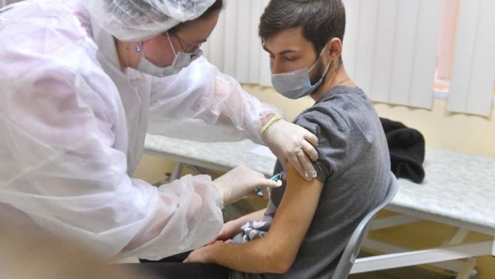 Κορωνοϊός: Ξεκινάει τη Δευτέρα ο μαζικός εμβολιασμός στη Ρωσία