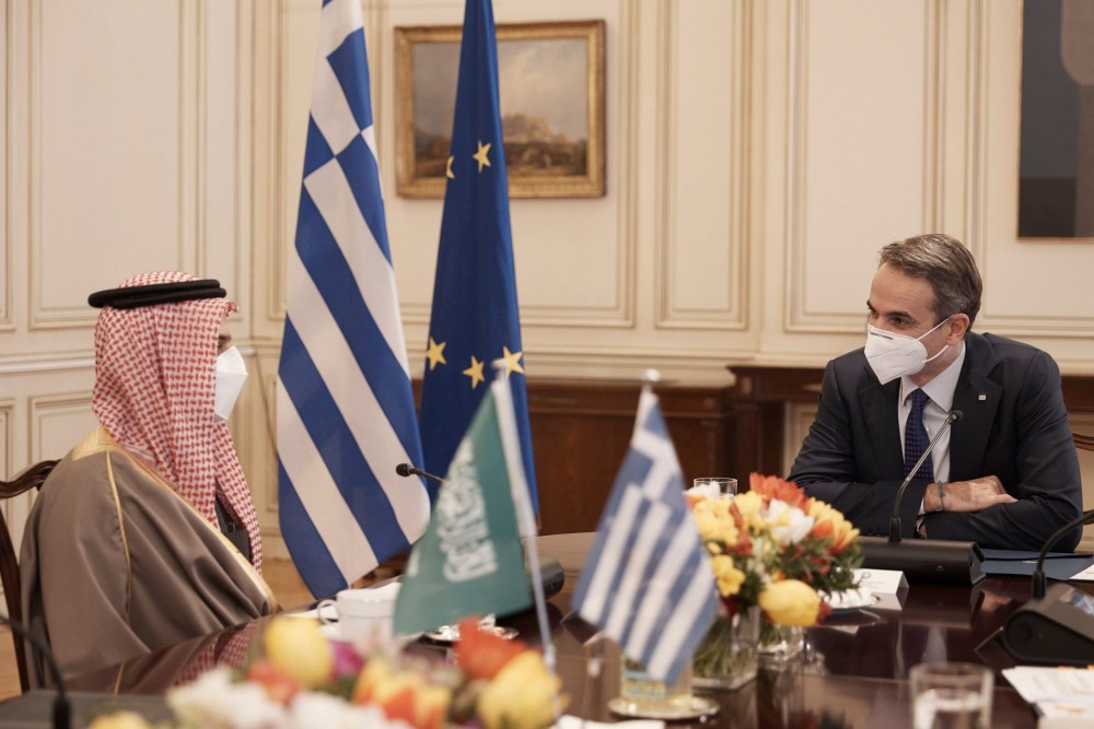 Συνάντηση Μητσοτάκη &#8211; ΥΠΕΞ Σαουδικής Αραβίας: Ενισχυμένη συνεργασία σε οικονομία, άμυνα