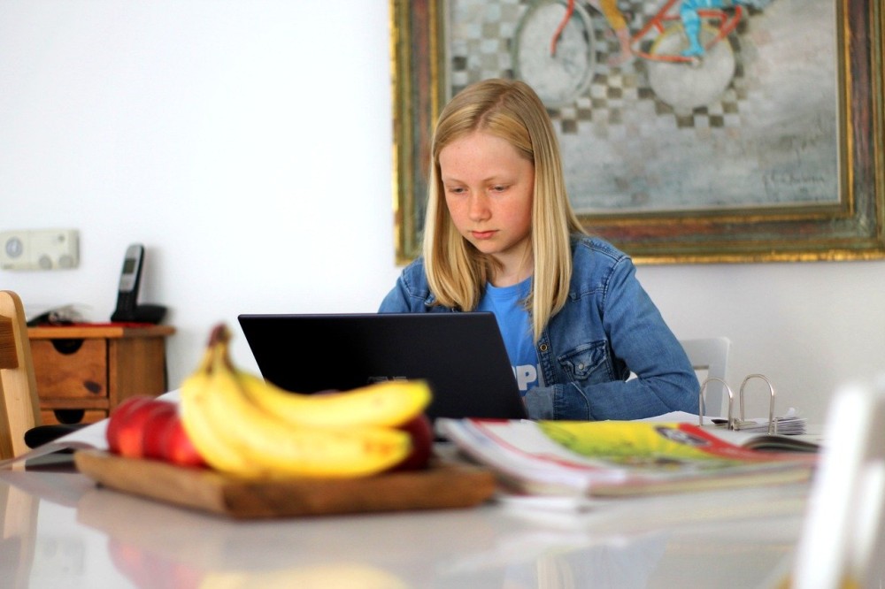 Αττική: Επιστρέφουν στην τηλεκπαίδευση οι μαθητές-Πιθανή επέκταση του σχολικού έτους