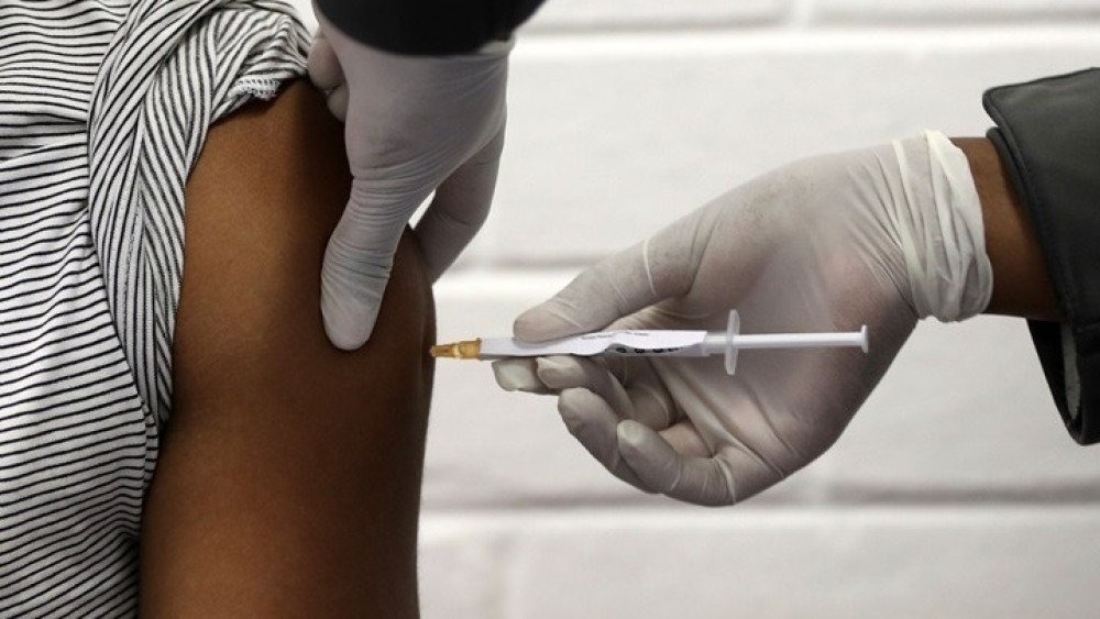 Ισραήλ: Μείωση κατά 94% στις συμπτωματικές μολύνσεις σε όσους έκαναν το εμβόλιο της Pfizer