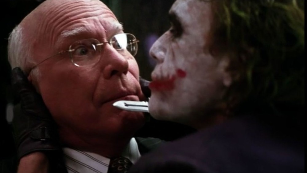 Αμερικανός γερουσιαστής έχει εμφανιστεί σε πέντε ταινίες Batman