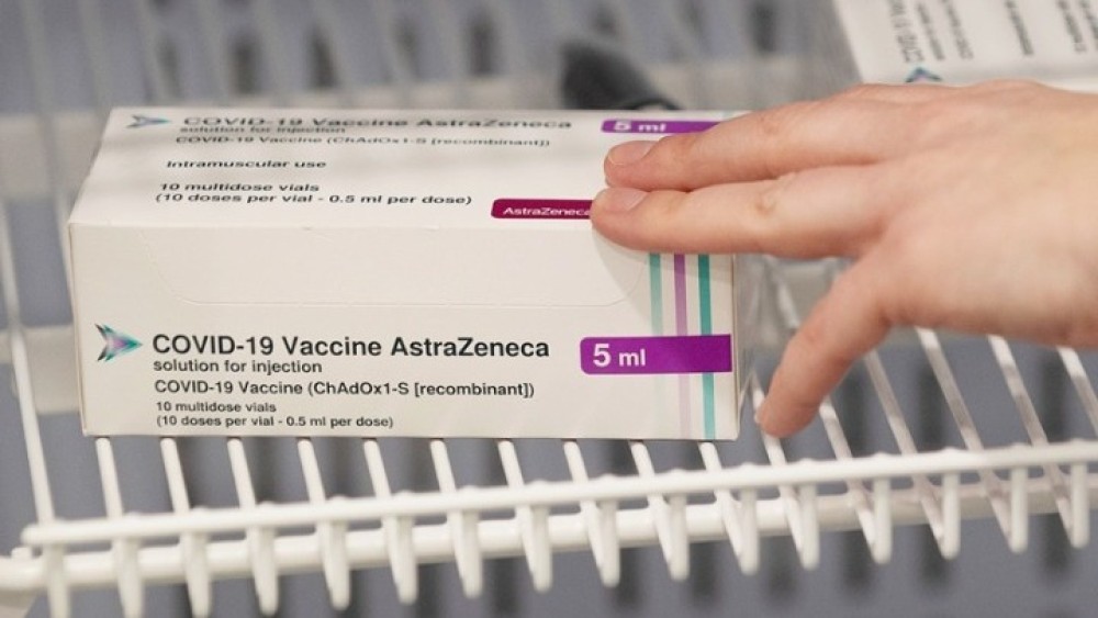 Εμβόλιο AstraZeneca: Μειώνει τη μετάδοση του κορωνοϊού από την πρώτη δόση