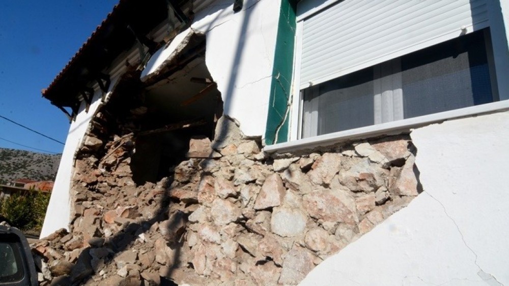 Καραμανλής: 40 τροχόσπιτα στους σεισμόπληκτους-Αύριο οι πρώτοι οικίσκοι