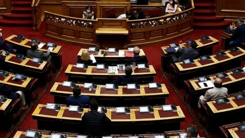 Αντιπαράθεση ΝΔ – ΣΥΡΙΖΑ στη Βουλή για τον Κουφοντίνα