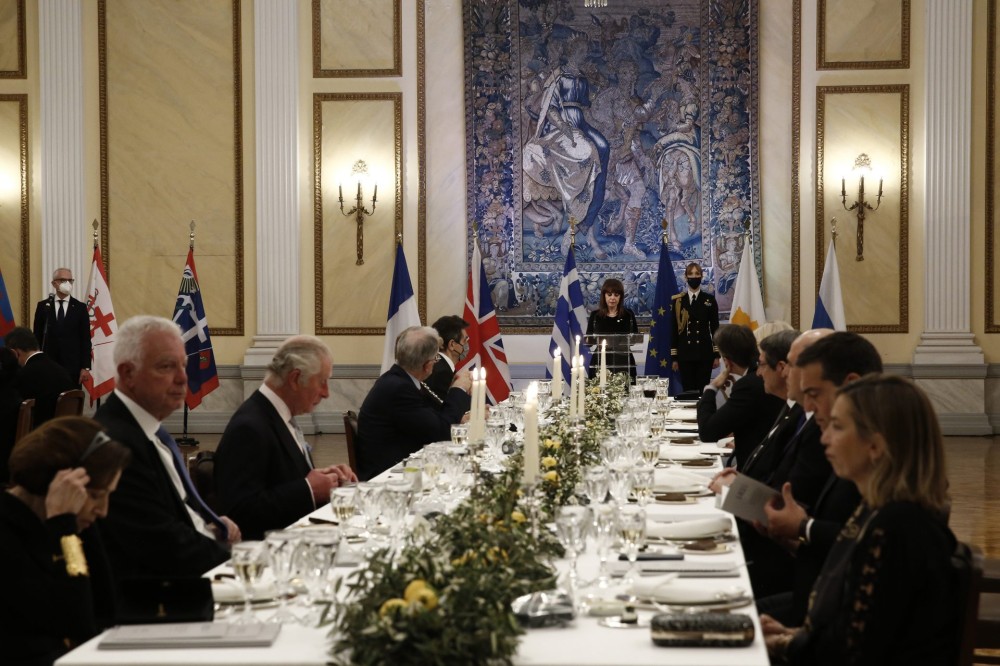 Προεδρικό Μέγαρο: Ποιοι παρευρίσκονται στο επίσημο δείπνο