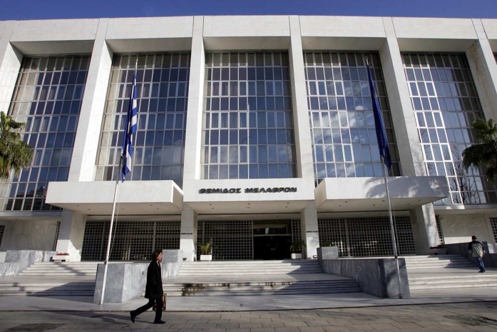 Ποινικοί Κώδικες ΣΥΡΙΖΑ: Δεν αποτελεί αξιόποινη πράξη η «εκμετάλλευση πόρνης»