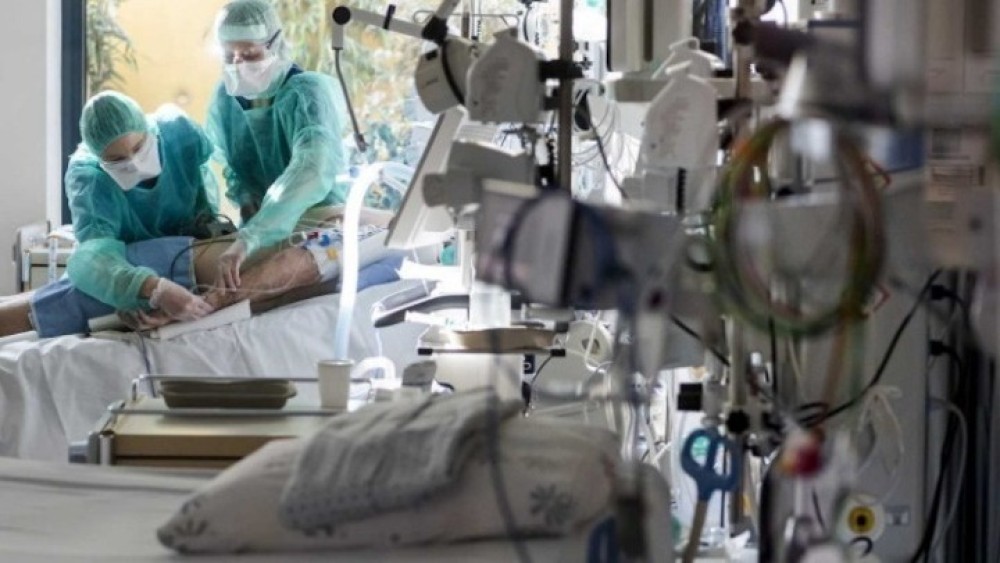 Κορωνοϊός: Πιο πιθανό οι υγειονομικοί να κολλήσουν στο σπίτι παρά στο νοσοκομείο
