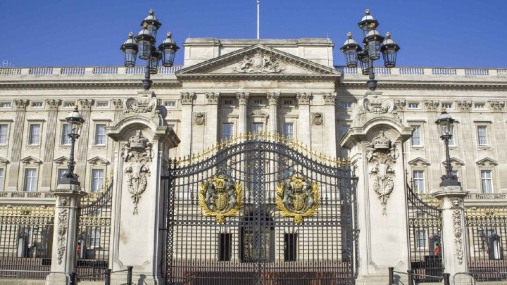 Το Παλάτι του Μπάκιγχαμ εξετάζει τον διορισμό υπεύθυνου διαφορετικότητας